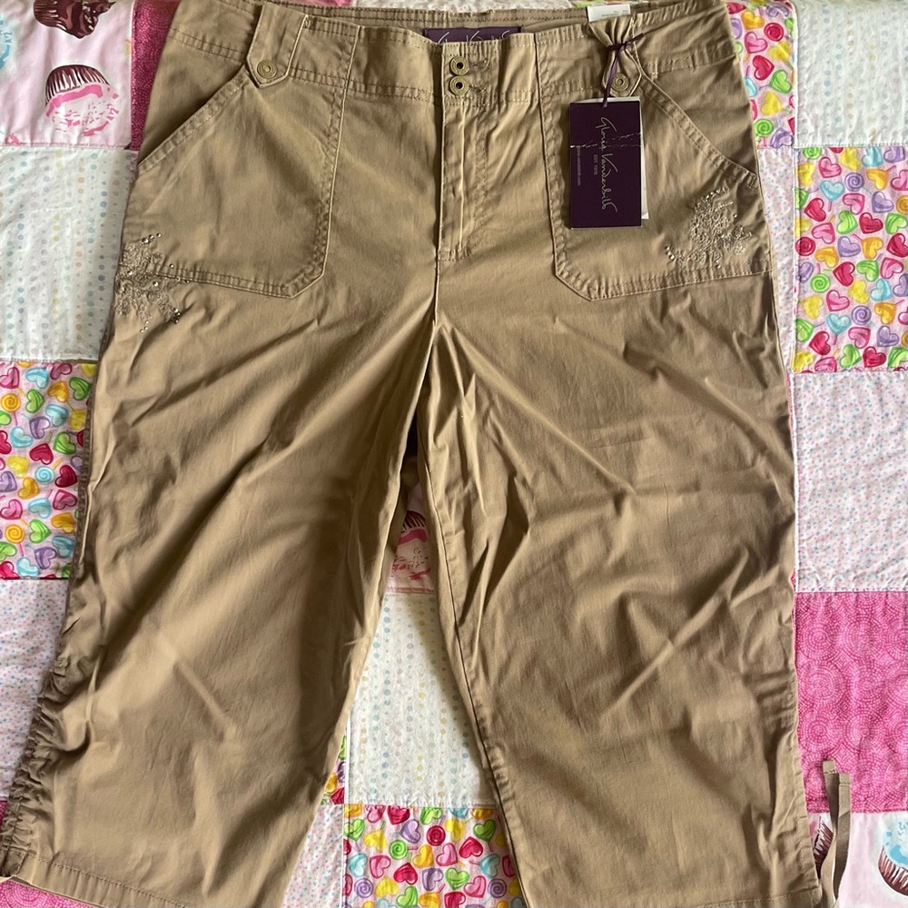 Gloria Vanderbilt Embroidered Khaki Capri